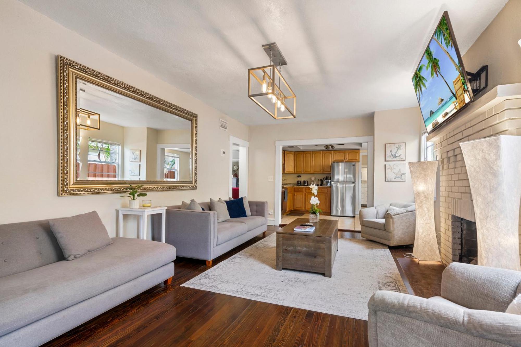 Chic Downtown Vacation Home And Guest Home เวสต์ปาล์มบีช ภายนอก รูปภาพ