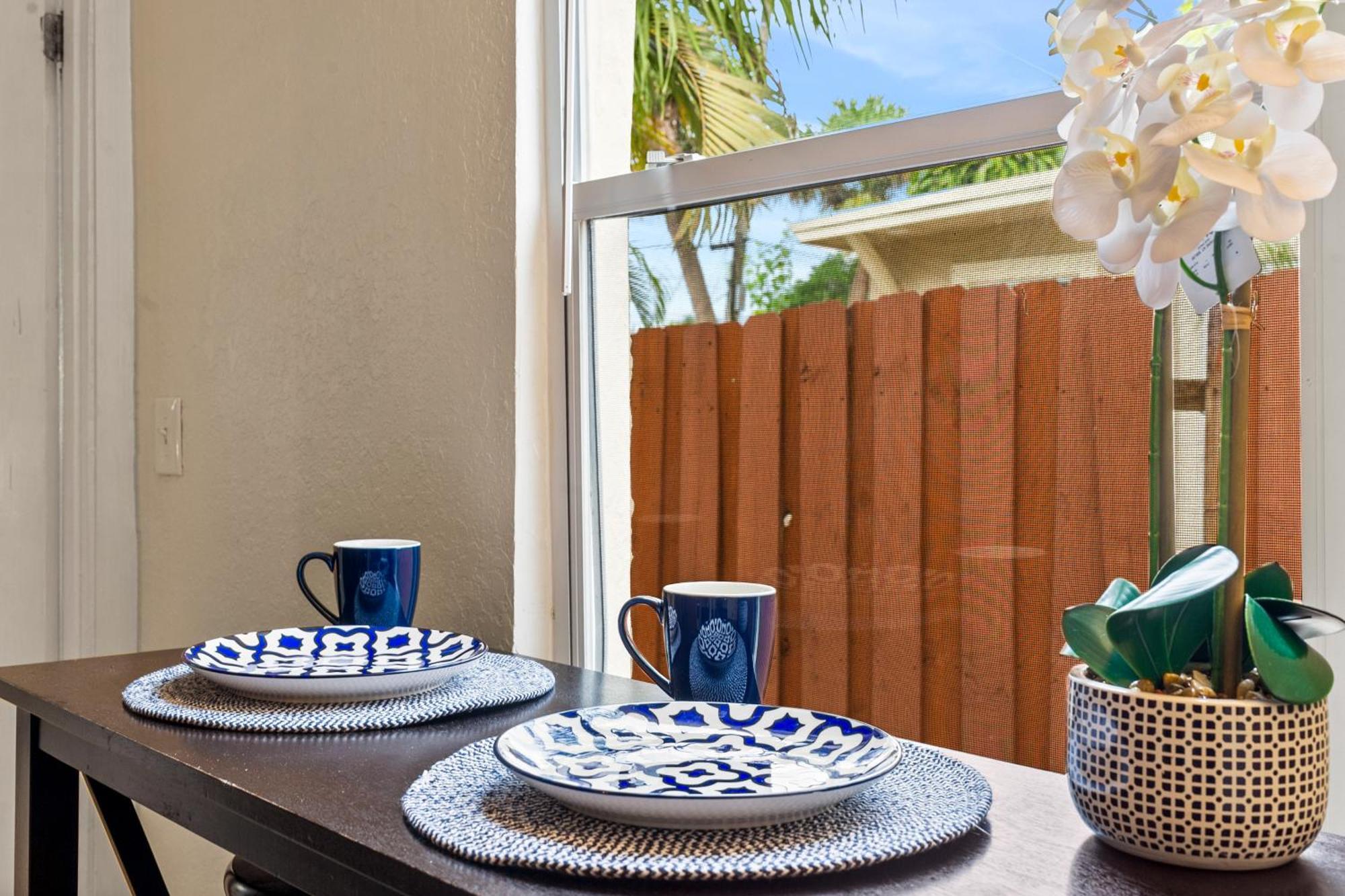 Chic Downtown Vacation Home And Guest Home เวสต์ปาล์มบีช ภายนอก รูปภาพ