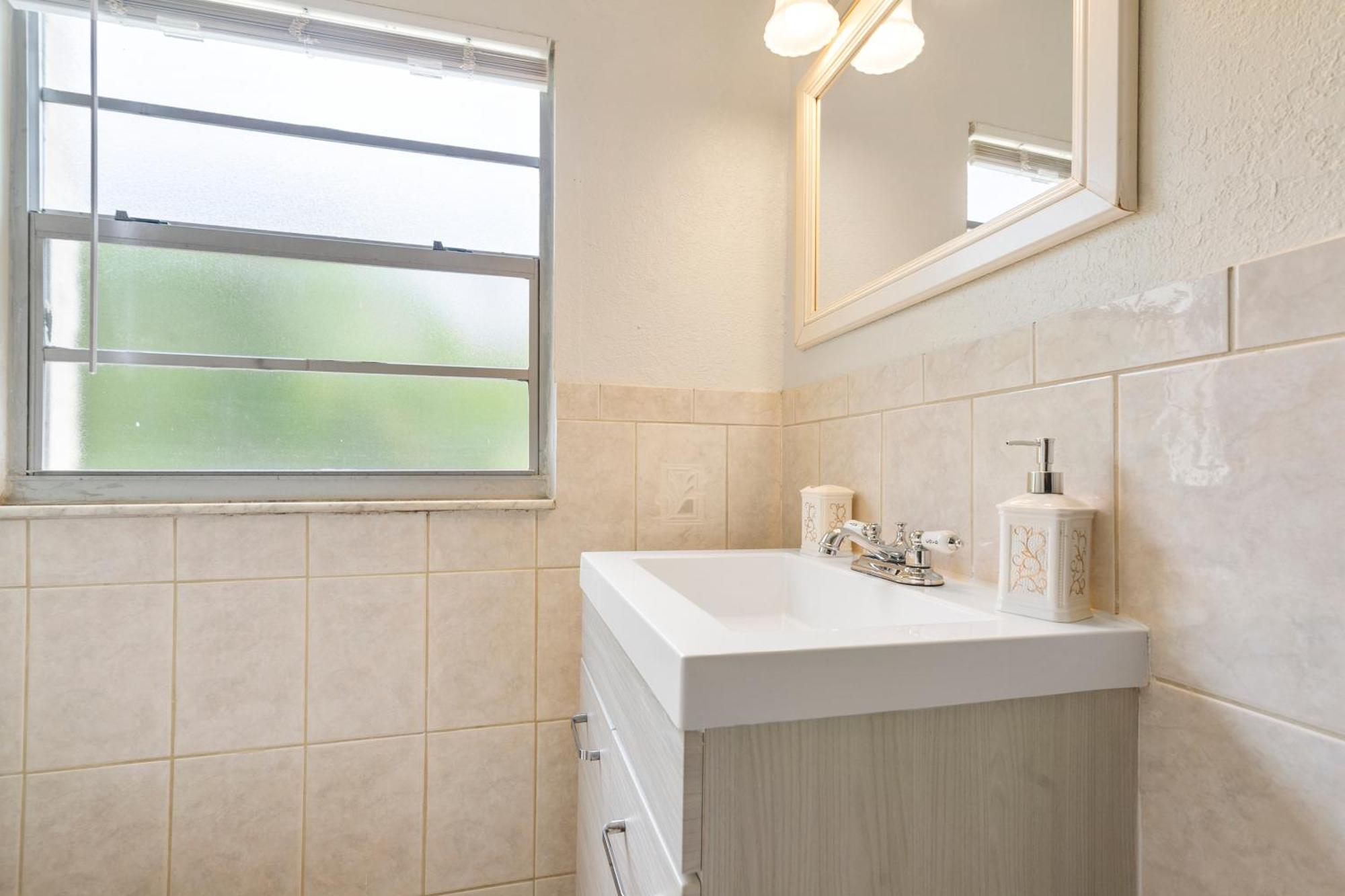 Chic Downtown Vacation Home And Guest Home เวสต์ปาล์มบีช ภายนอก รูปภาพ
