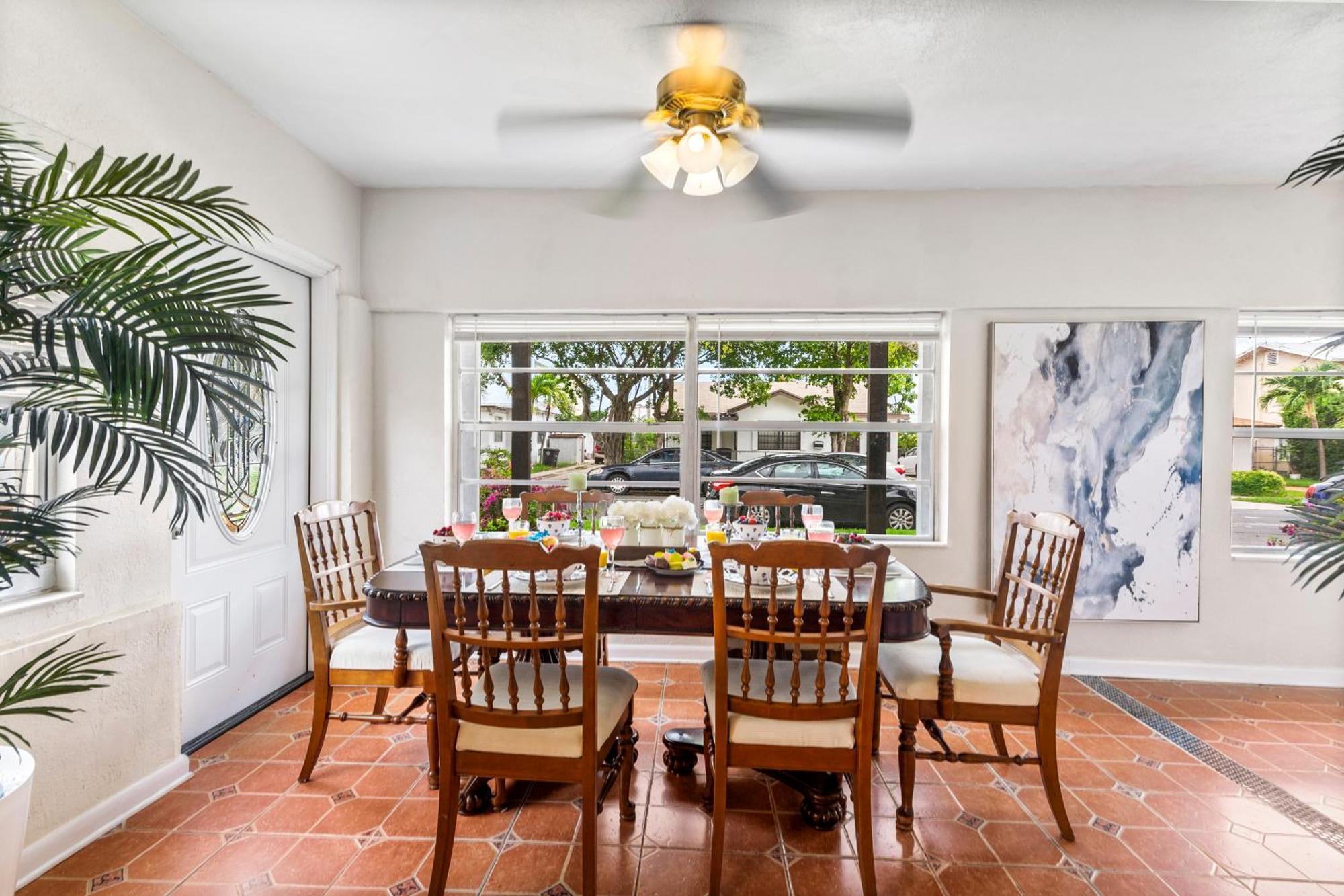Chic Downtown Vacation Home And Guest Home เวสต์ปาล์มบีช ภายนอก รูปภาพ
