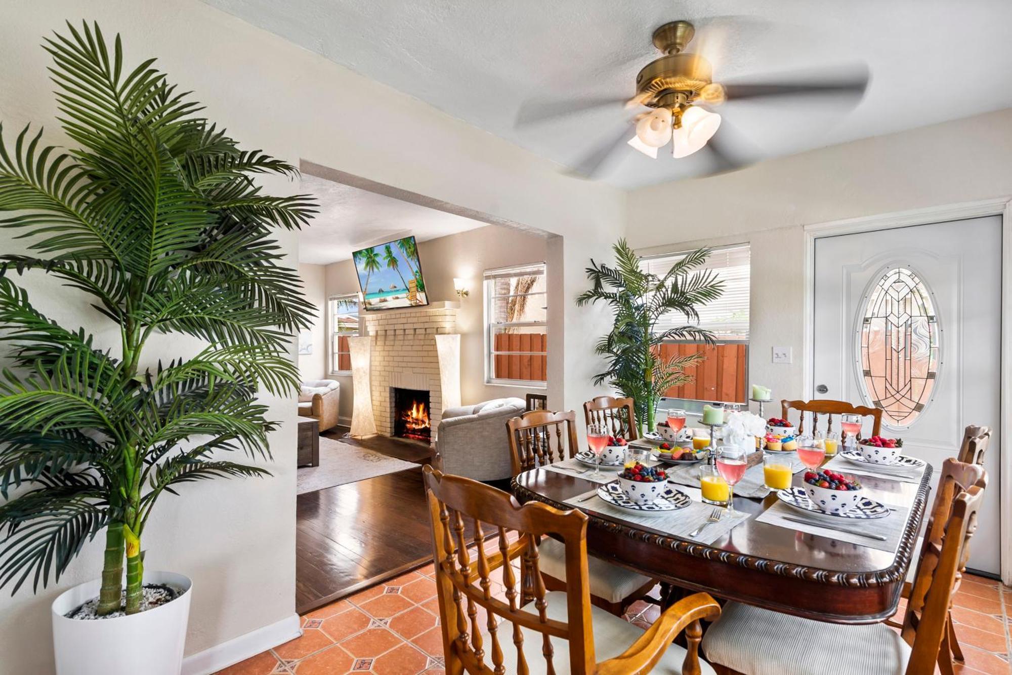 Chic Downtown Vacation Home And Guest Home เวสต์ปาล์มบีช ภายนอก รูปภาพ